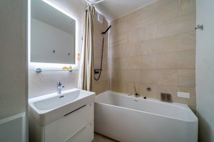 APPARTEMENT RÉNOVÉ ~10% DE RDT SUR FONDS PROPRES - GARAGE BOX - EN... 1/5