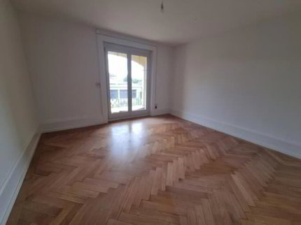Appartement de 3 pièces entièrement rénové avec balcon à Corcelles 1/5
