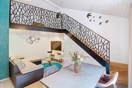 Magnifique attique 3.5p + mezzanine 1/5