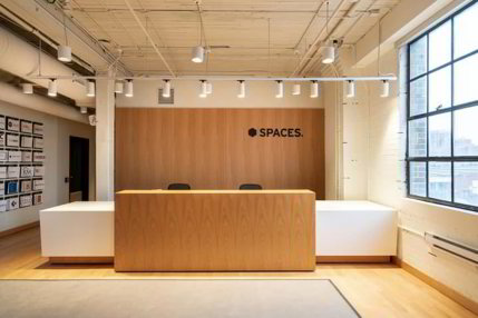 Un bureau de coworking ouvert au design remarquable pour 10 personnes... 1/5