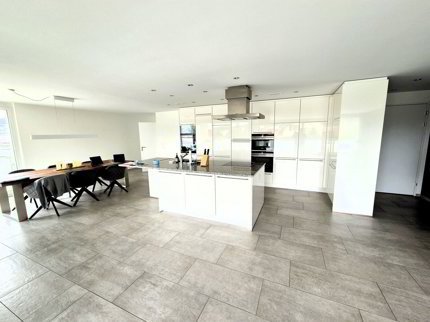Exklusive 4 1/2-Zimmer Wohnung mit vielen Vorzügen (Nichtraucher erwünscht) 1/5