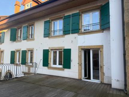 Appartement de 165 m2 au centre village avec 2 vastes terrasses 1/5