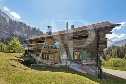 Chalet du XVIIIe Siècle à vendre à Champéry 1/5