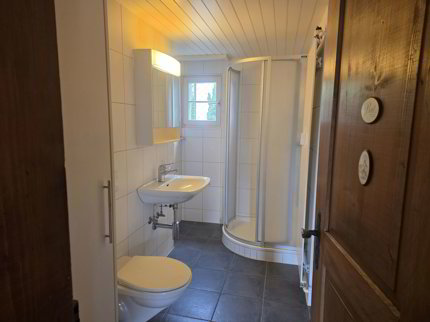 Charmante 4 Zimmer Altbauwohnung zu vermieten 1/5