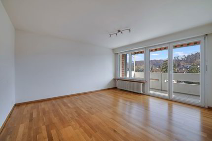 Einziehen und geniessen: Gepflegte 4-Zimmerwohnung mit Balkon und Weitblick 1/5