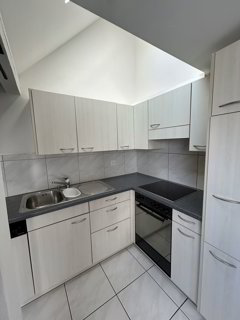 Helles 1-Zimmer-Dachstudio 1/5