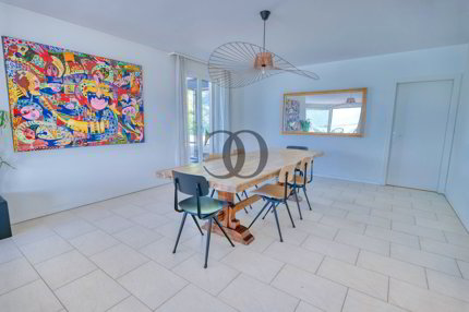 Appartement de 6.5 pièces en location à - 180 m² 1/5