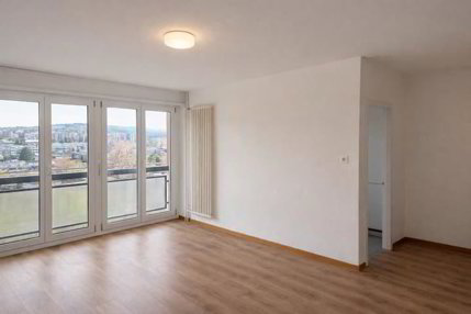 Appartement 2,5 pièces à La Chaux-de-Fonds -completement rénové et... 1/5