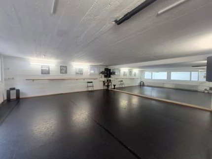 SURFACE A LOUER AU CENTRE DE SION 1/5