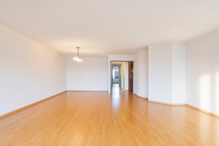 Rare à la vente : Magnifique appartement en première ligne du lac 1/5
