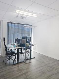 Bureau 191 m2 à louer - 5 pièces zone commerciale du centre Migros 1/5