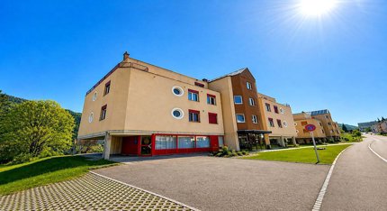 JURA - MOUTIER À VENDRE – APPARTEMENT DE STANDING 5.5 PIÈCES (150 m²) 1/5