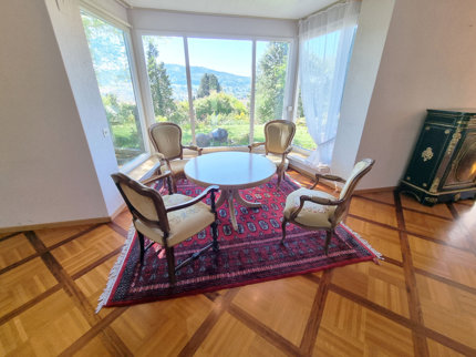 8.5-Zimmer-Landhausvilla an bester Aussichtslage mit grossem Garten 1/5