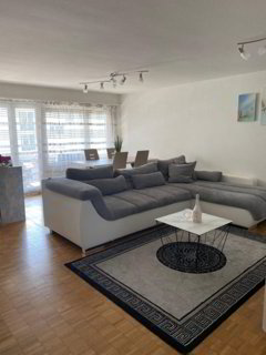 Helle und freundliche Wohnung mit Balkon 1/5