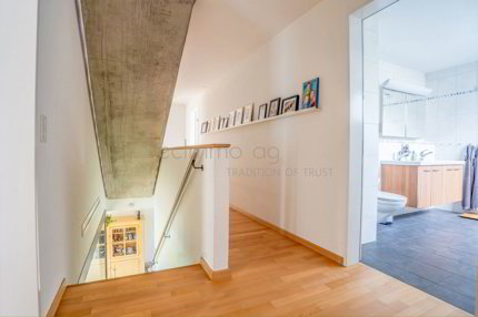 Familienfreundliches 6.5-Zimmer-Reiheneckhaus mit Garten und direktem Tiefgaragenzugang in Obfelden 1/5