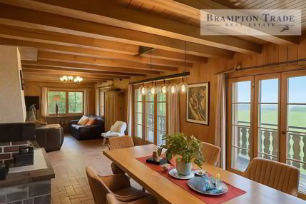 Surrounded by Nature, Yet Close to All Amenities 1/5