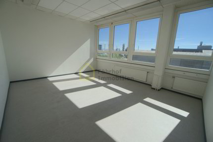 Bureau en location à Pratteln - 373 m² 1/5