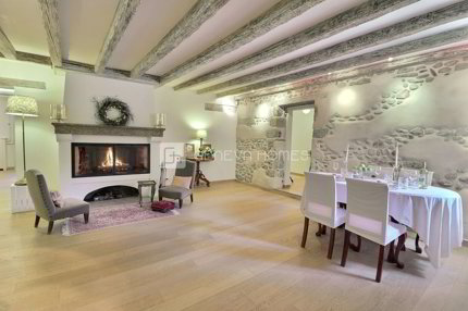 Appartement de 6 pièces en vente à Bourdigny - 218 m² 1/5
