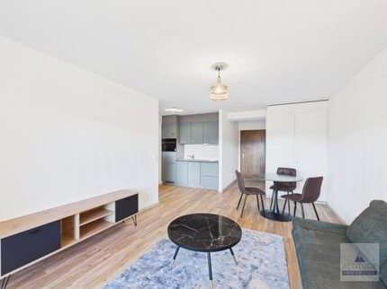 Appartement 2 1/2 pièces entièrement rénové et meublé avec vue sur... 1/5