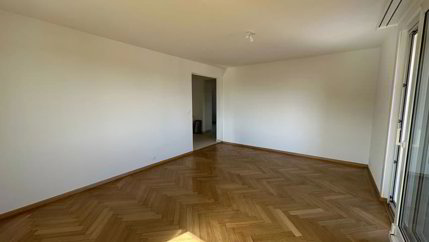 Appartement rénové de 3 pièces au 1er étage 1/5