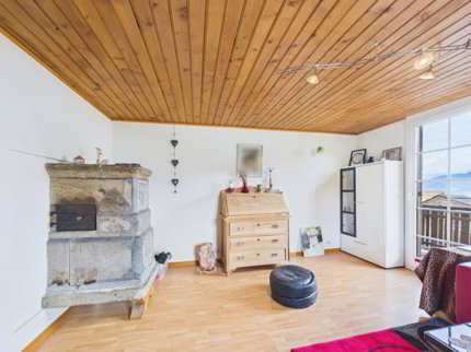 Charmantes Chalet mit Bauland und grosser Sommer-Loggia in Ergisch 1/5