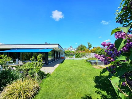 Luxus Architektenvilla: maximaler Komfort bei geringstem Unterhalt 1/5