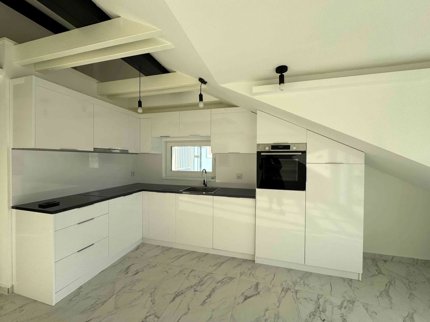 Erstbezug - 2.5-Zimmer-Dachwohnung an zentraler Lage in Bad Zurzach 1/5
