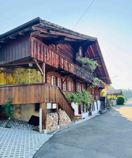 Zweigenerationenhaus mit Entwicklungspotenzial in 3858 Hofstetten 1/5