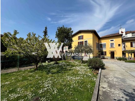 BALERNA: AMPIO E CARATTERISTICO 3 LOCALI A REDDITO 1/1