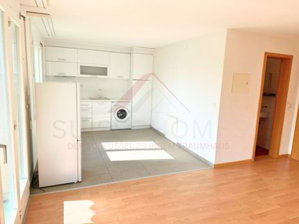 Helle 2-Zimmer-Mietwohnung mit sonnigem Balkon in Dotzigen 1/5