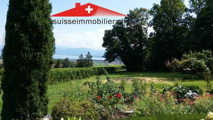 Vieux château avec un parc de 10 500 m², nouveau prix de vente ! 1/3