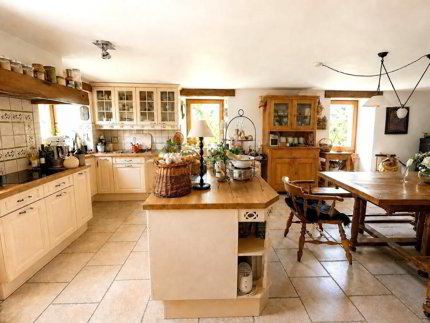 Maison individuelle de 8 pièces en vente à Promasens - 220 m² 1/5