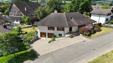 Freistehendes 5.5-Zimmer-Einfamilienhaus mit grossem Garten und vielfältigen Möglichkeiten 1/5