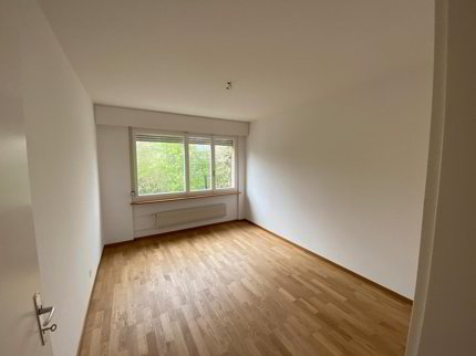 Schöne 4-Zimmerwohnung mit gemütlichem Balkon in Nidau 1/5