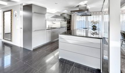 Villa contiguë de 6.5 pièces en vente à Luzern - 197 m² 1/5