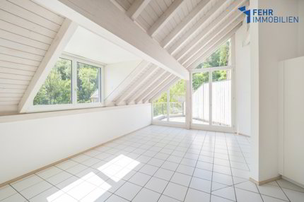 Fehr Immobilien - Komfortable 4½-Zimmer-Dachwohnung 1/5