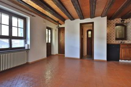 RARE - House to renovate 1/5