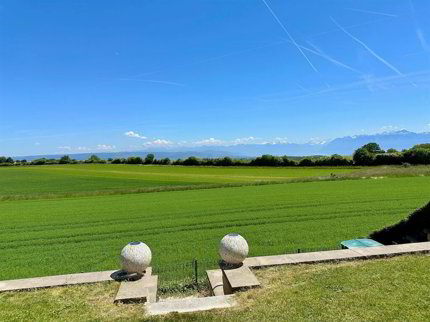 Villa de 6.5 pièces en vente à Apples - 175 m² 1/5