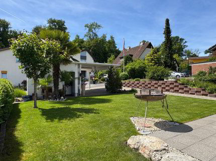 Freistehendes Einfamilienhaus an erhöhter und ruhiger Lage 1/5