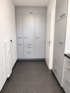 Teilsanierte 4.5 Zimmer-Wohnung an ruhiger Lage 1/5