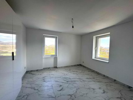 Erstbezug - 3.5-Zimmerwohnung mit 50m2 grosser Terrasse 1/5