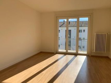 Charmant appartement de 4.5 pièces avec balcon 1/5