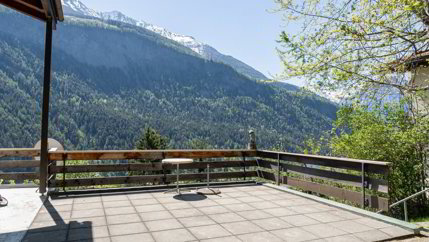 Chalet mit drei Wohnungen an sonniger Lage in Mörel 1/5