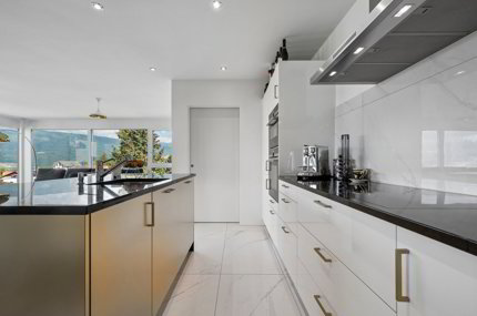 Stilvolle Etagenwohnung mit sonnigem Balkon und Weitblick 1/5