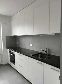 Appartement de 4.5 pièces dans un immeuble entièrement rénové au 2e... 1/5