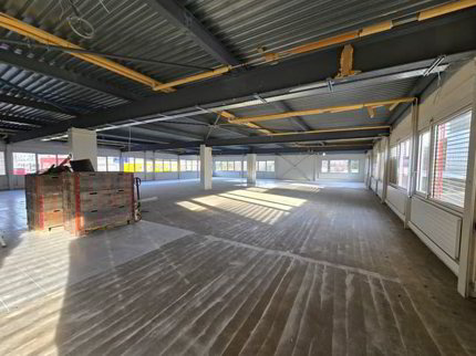 Surface de 555m2 - showroom - bureaux ou locaux 1/5