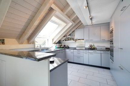 Grosszügige 5.5-Zimmer Maisonette Wohnung im Herzen von Studen 1/5