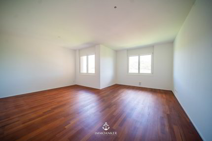 Modernes 10.5-Zimmer-Einfamilienhaus mit Weitsicht, Minergie-Standard und vielseitigem Nutzungspotenzial in Pfungen 1/5