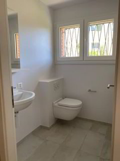 Appartement de 4.5 pièces au rez inférieur avec jardin - Route des 1/5