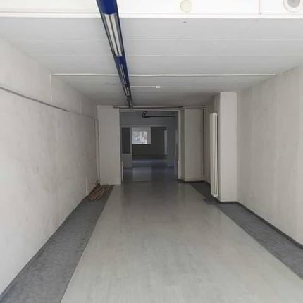 Commerce de 150m2 en plein centre-ville 1/3